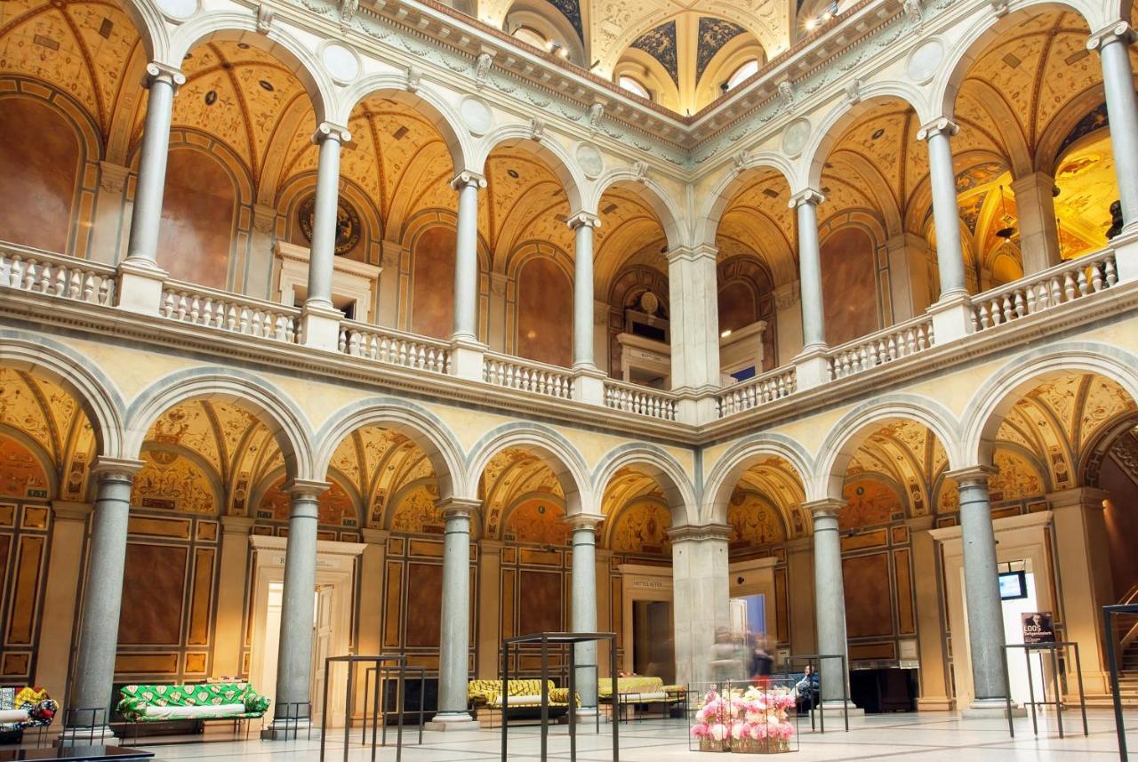 Grand Hotel Wien Esterno foto Interior of the museum