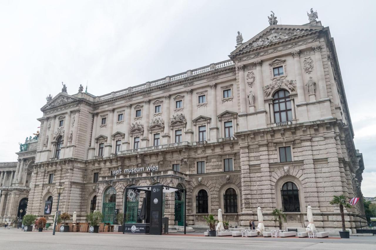 Grand Hotel Wien Esterno foto The hotel in 2011