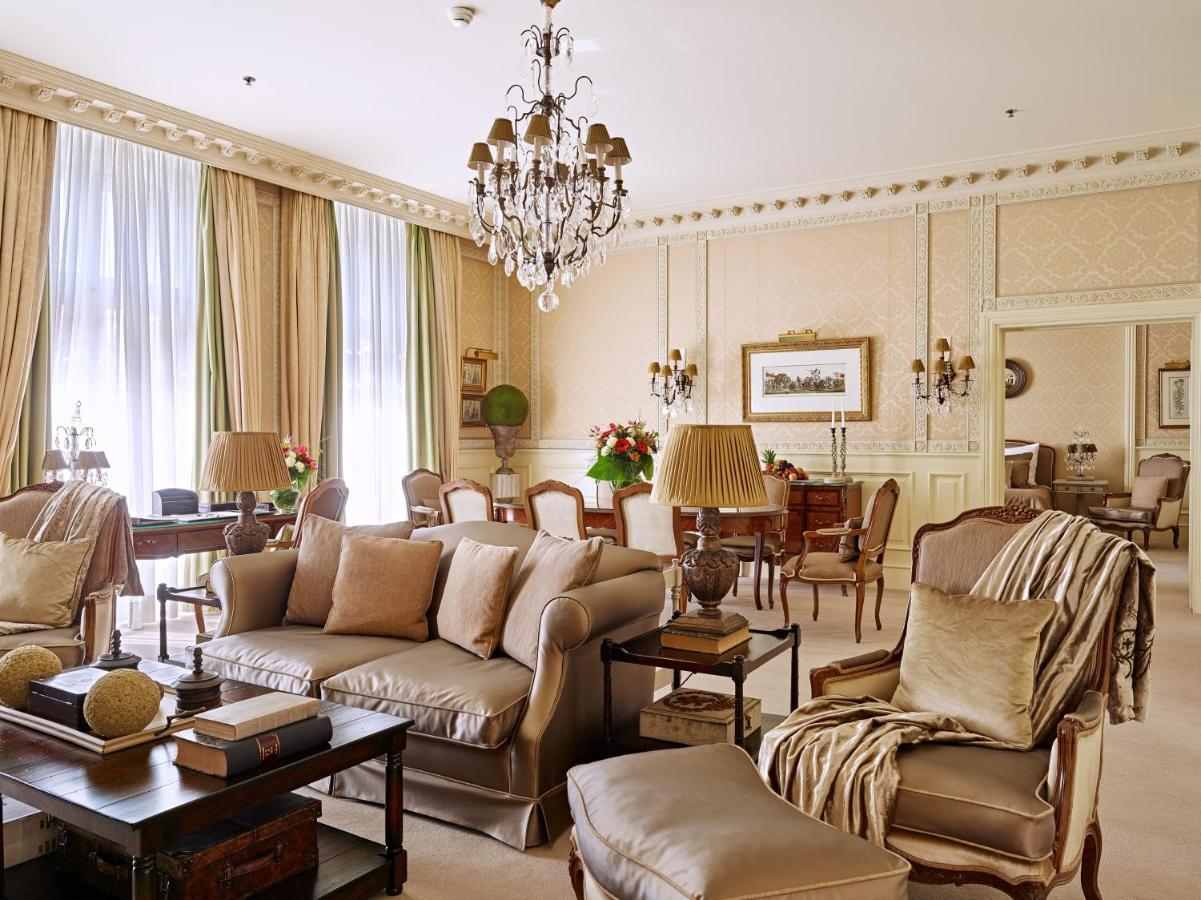 Grand Hotel Wien Esterno foto A suite at the Ritz-Carlton, Moscow