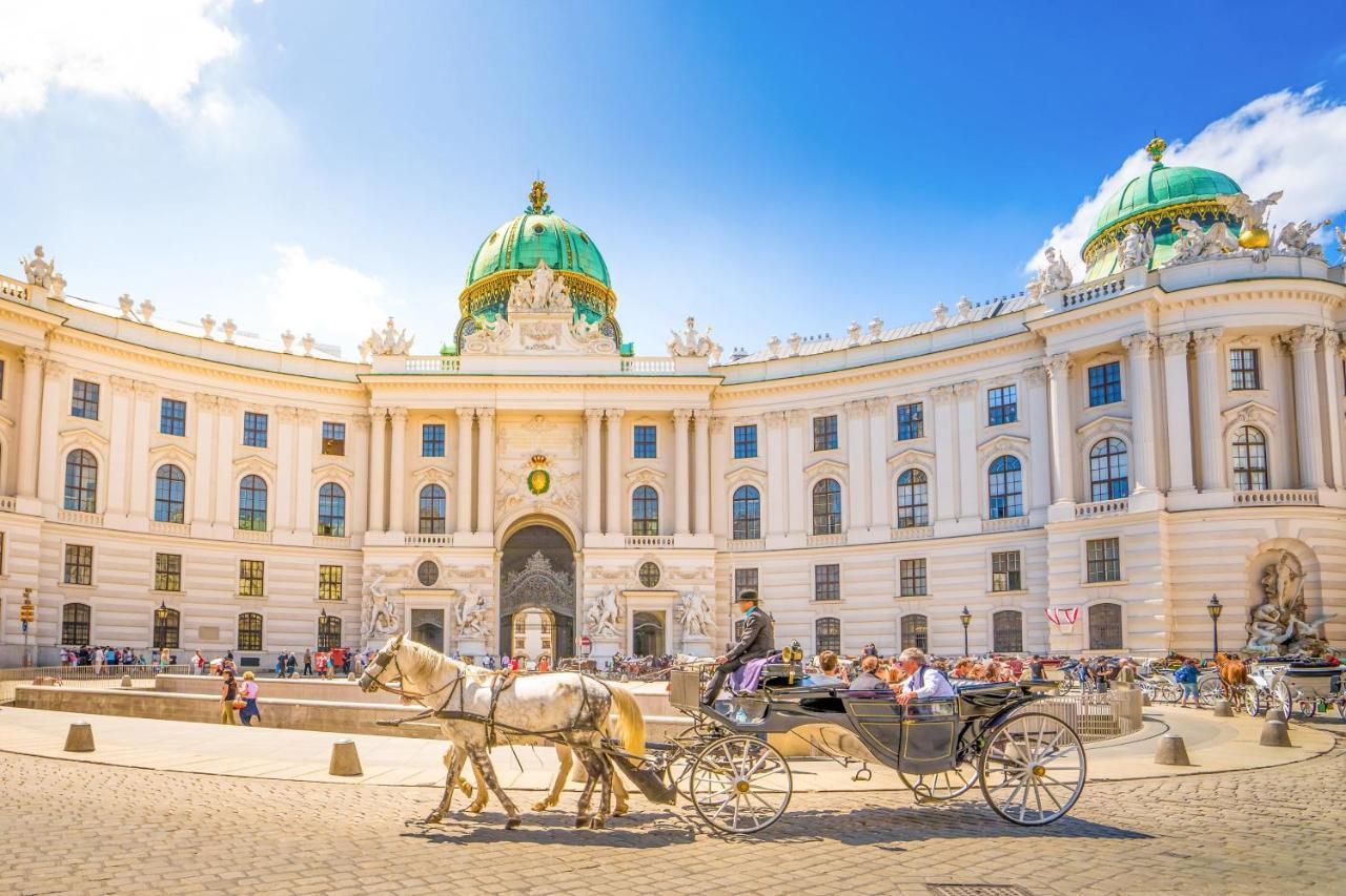 Grand Hotel Wien Esterno foto The Vienna Opera House