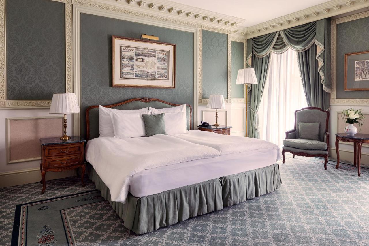 Grand Hotel Wien Esterno foto A bedroom at the hotel