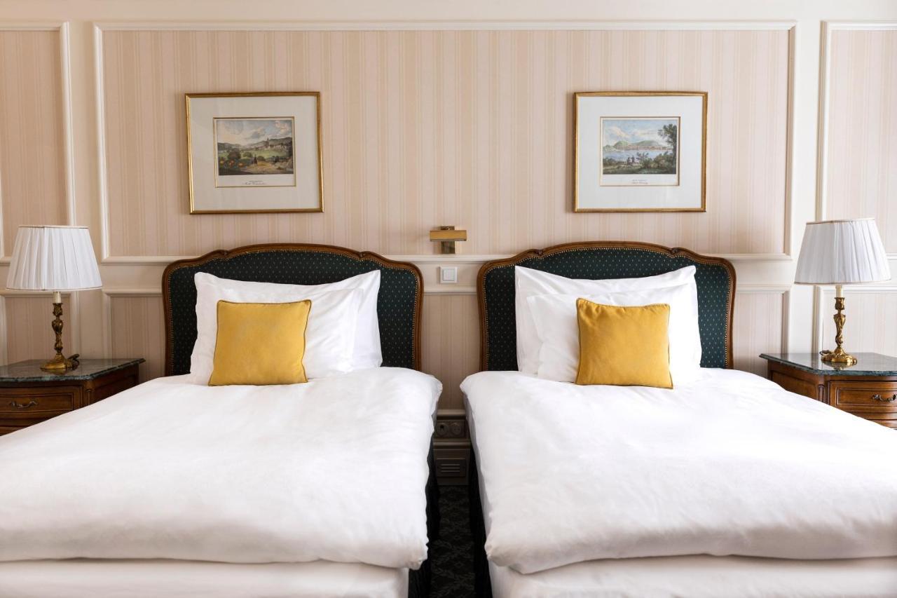 Grand Hotel Wien Esterno foto A room at the hotel