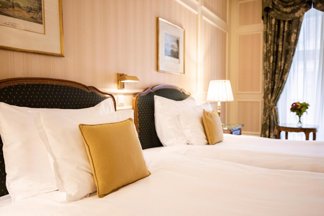 Grand Hotel Wien Esterno foto A room at the hotel