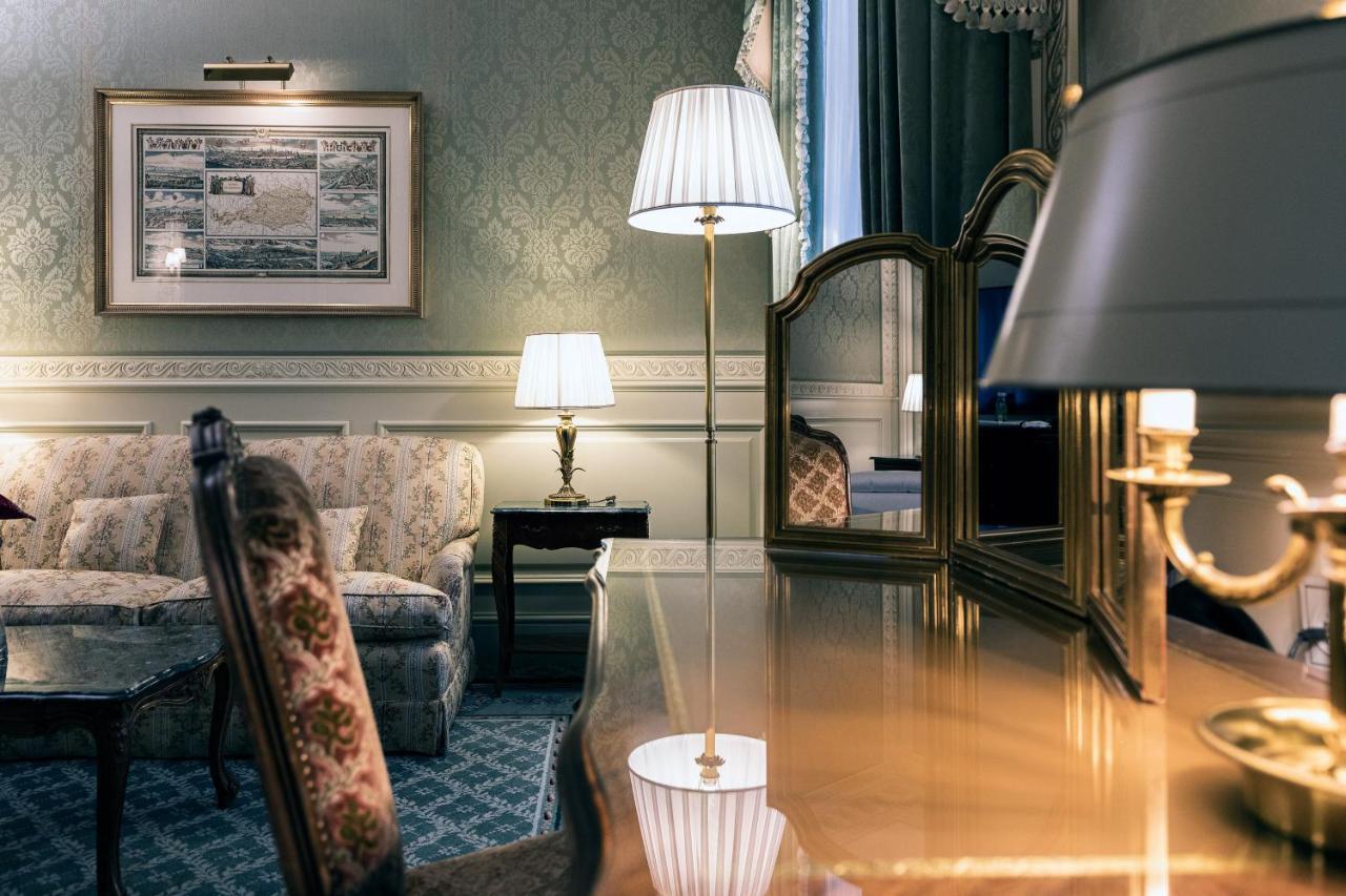 Grand Hotel Wien Esterno foto A suite at the hotel