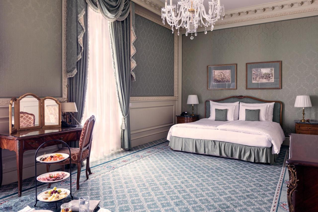 Grand Hotel Wien Esterno foto A bedroom at the hotel